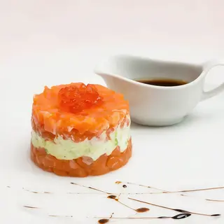 Тартар з лосося з кремом із авокадо (160г)