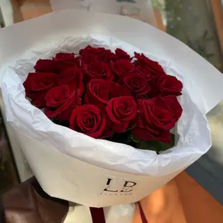 21 червона троянда
