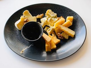 Асорті сирів (215г)