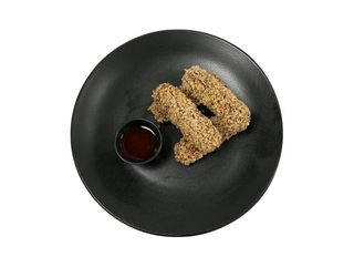 Хрусткі тофу-палички в панко з соусом солодкий чілі