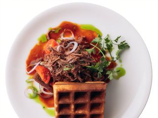 Телячі щічки з соусом демігляс