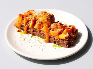 Солона карамель з шароном та морозивом