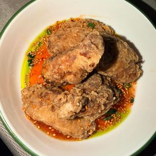Курячі крильця в кріспі паніровці