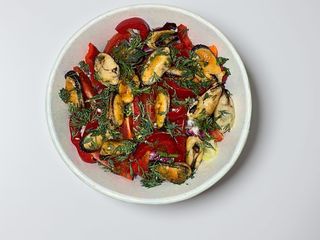 Салат з мідіями (250g)