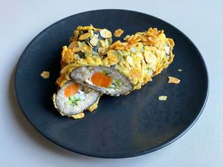 Hand roll мигдалевий з лососем теріякі 340г