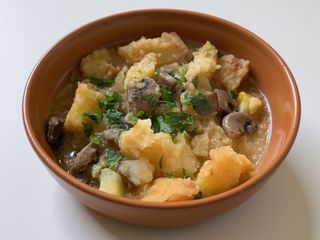 Картопля тушена з грибами (250 г)