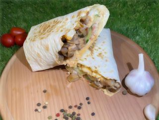 Шаурма з куркою: подвійне м'ясо