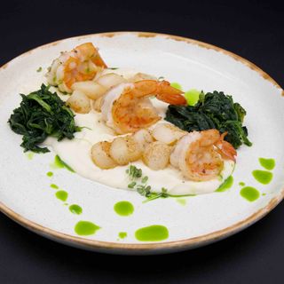 Морський дует на пюре з цвітної капусти