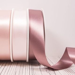 Широка атласна стрічка