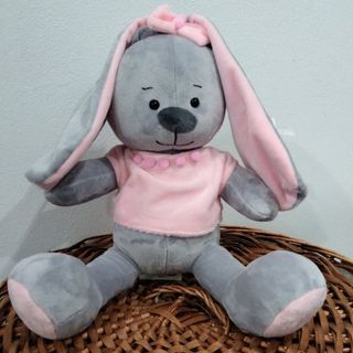 М'яка іграшка зайчик (в рожевому одязі) менший