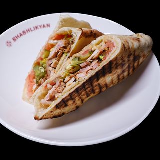 ШАУРМА З ТЕЛЯТИНОЮ В БУЛЦІ420г