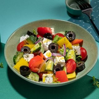 Салат грецький 250 грам