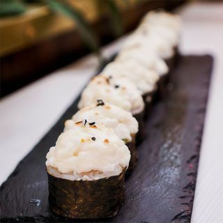 Запечений рол зі сніжним крабом (280г)