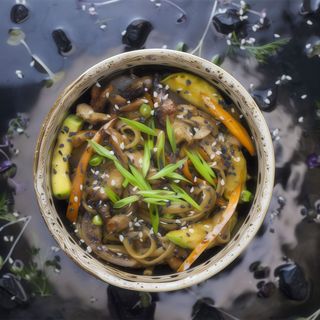 Локшина зі свининою (350г)