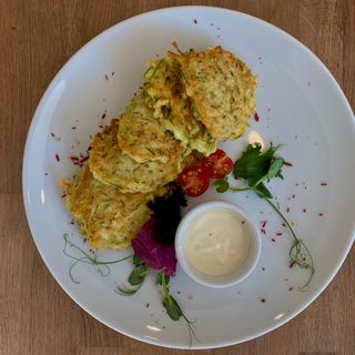 Оладки із цукіні зі сметаною (200/30 g)