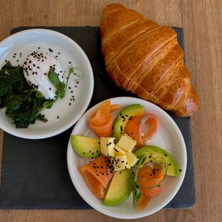 Сніданок Континенталь з лососем (225g)