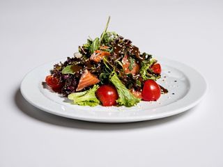 Салат з лососем 200г