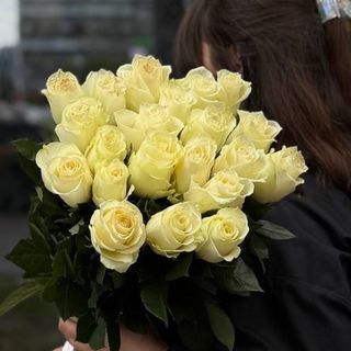 25 білих троянд  