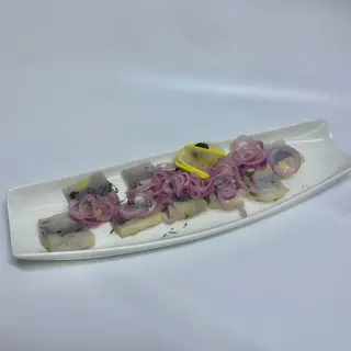 Оселедець з маринованою цибулею(200г)