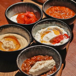 Стіл закусок	(350 г)