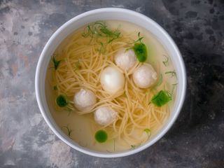 Курячий бульйон з фрикадельками з локшиною (300г)
