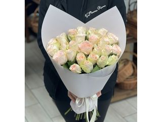 Букет 25 кремових троянд