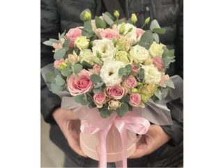 Бокс ніжно-рожевих квітів "Від флориста"