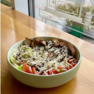 Салат з куркою-гриль