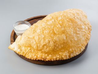 Чебурек традиційний з м'ясом (600г)
