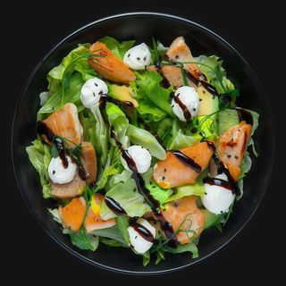 САЛАТ З КУРКОЮ ТА АВОКАДО (200 г)