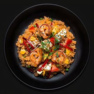 РИС З МОРЕПРОДУКТАМИ ПО-ТАЙСЬКИ (350 г)