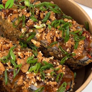 СУШІ БУРГЕР З БАКЛАЖАНОМ В СОУСІ СОЛОДКИЙ ЧИЛІ (420 г)