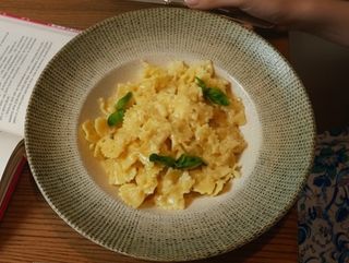 Паста з крем-сиром та моцарелою