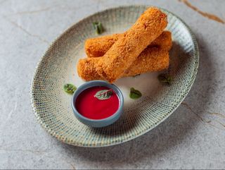 Сир фрі з ягідним соусом