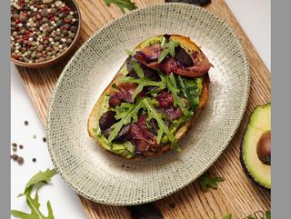 Брускета з лососем та томатами конфі Грін Локс