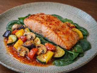 Лосось стейк з овочами