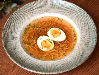 Бульйон овочевий з локшиною