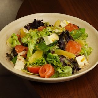 Салат з лососем