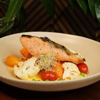 Філе лосося з соусом Голандез