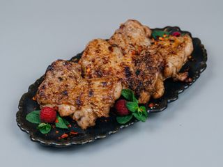 Шашлик із курячого стегна (200г)
