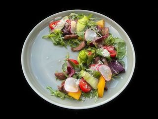 Салат з теплою телятиною (230г)