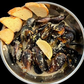 Мідії у вершковому соусі 