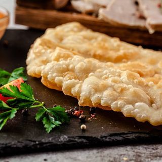 Чебурек з яловичиною