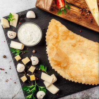 Чебурек Три сири