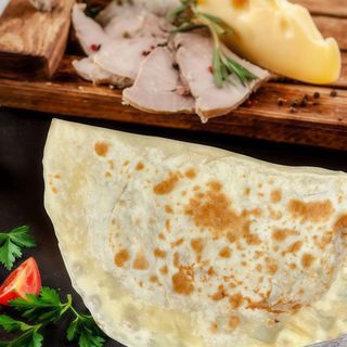 Янтик з м'ясом та сиром