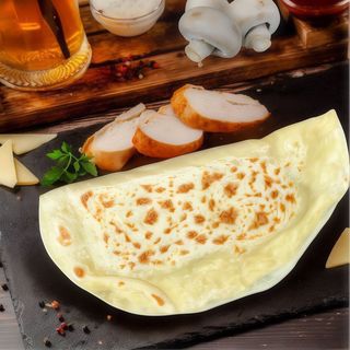 Янтик з куркою, сиром та печерицями