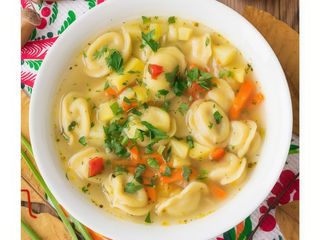 Бульйон з пельмешками (450г)