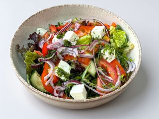 Овочевий мікс салат з сиром Фета (190г)