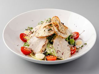 Салат Цезар з курячим філе (310г)