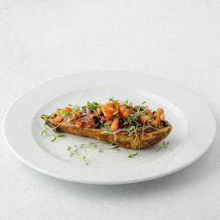 Баклажан з овочевою сальсою